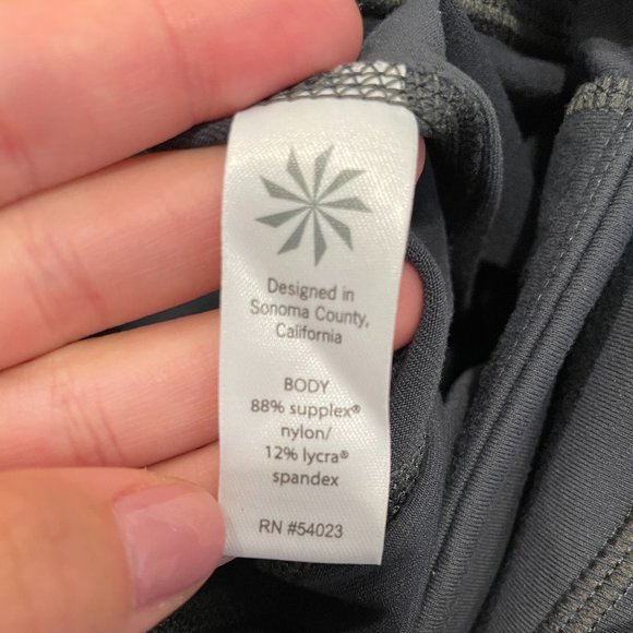 Women's Athleta Power X's and O's Black Capri Pants - size XS - Picture 11 of 12